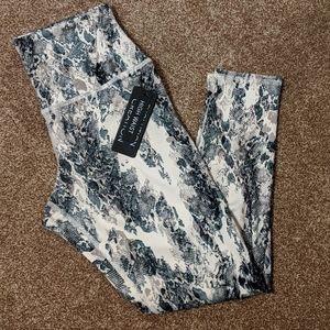 NEW! Snakeskin Print Leggings!✨